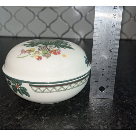 Mikasa Heritage Cabob Christmas Story Trinket Dish Candy Sugar Bowl Lidded EUC - Picture 7 of 7